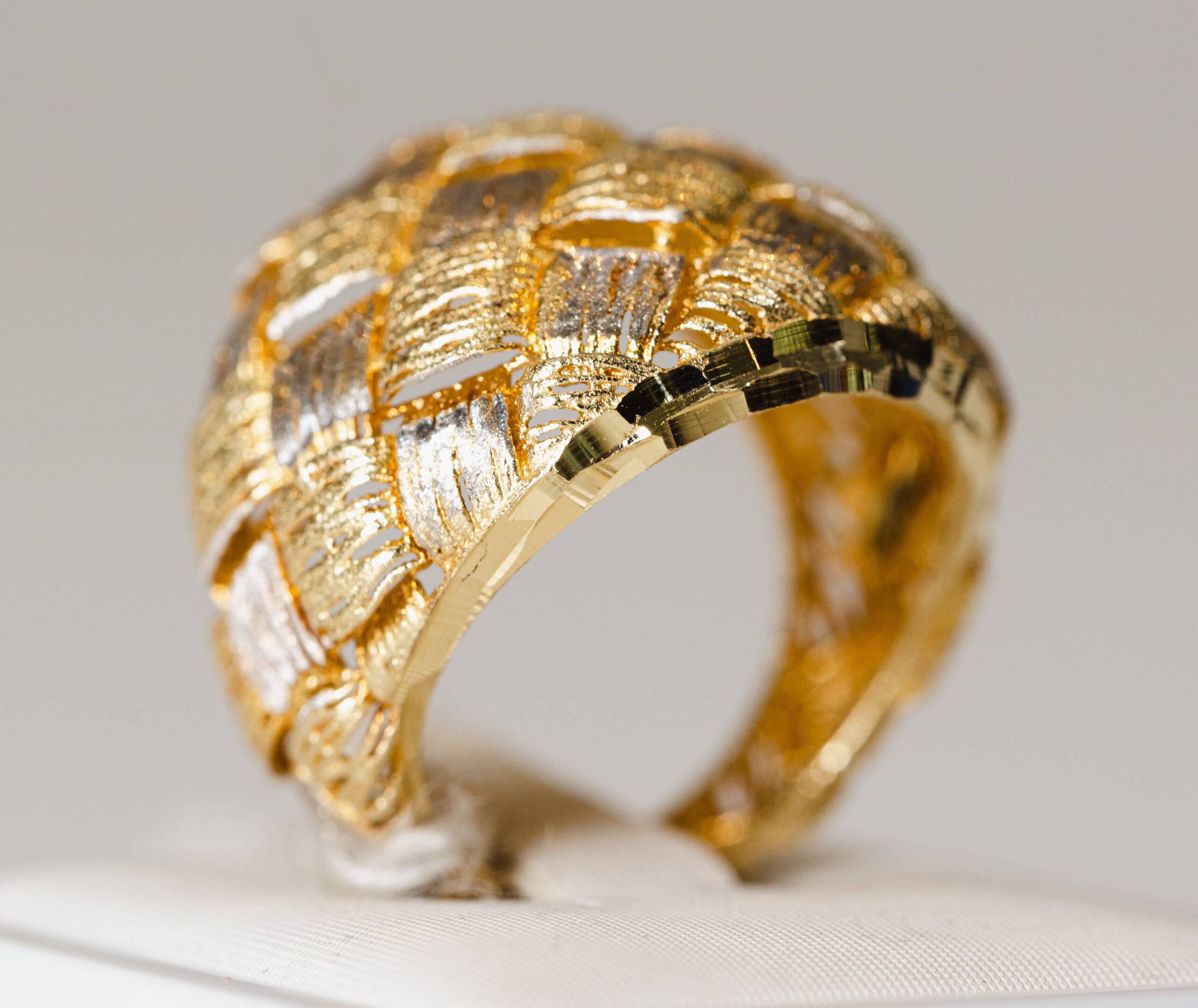 crop1 Anello oro Gioielleria Farina Torino